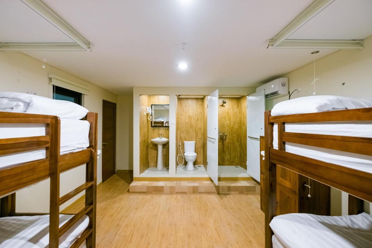 Caroline Hostel Canggu  Exterior photo